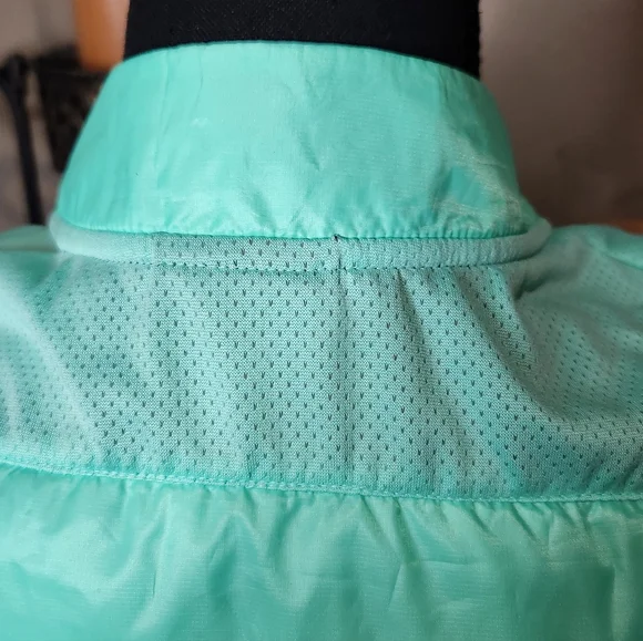 Nike Lightweight Mint Green Running Vest. Size XL - Picture 4 of 8